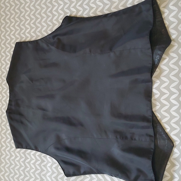 Genuine Leather Vintage Vest - Picture 4 of 11
